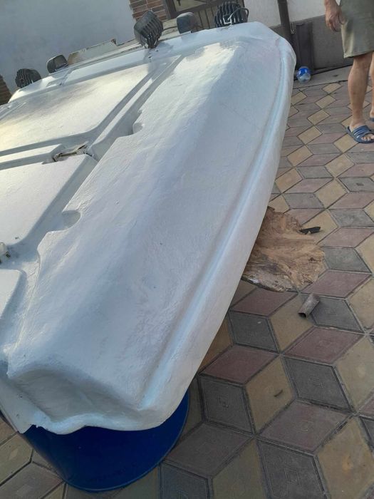 Reparatii cu fibra de sticla bari spoilere/barci/butoaieacoperisuri