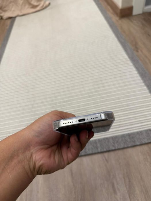 Продам iphone 16 pro max 256 gb е сим