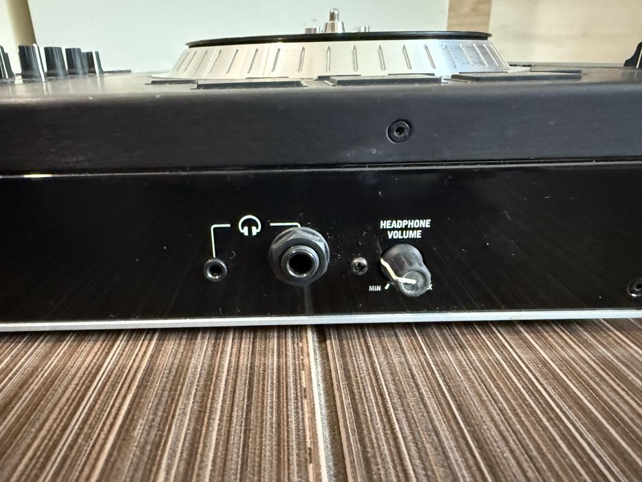 Numark NS7 Пулт Качествен