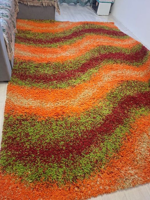 Продам яркий ковёр- травка