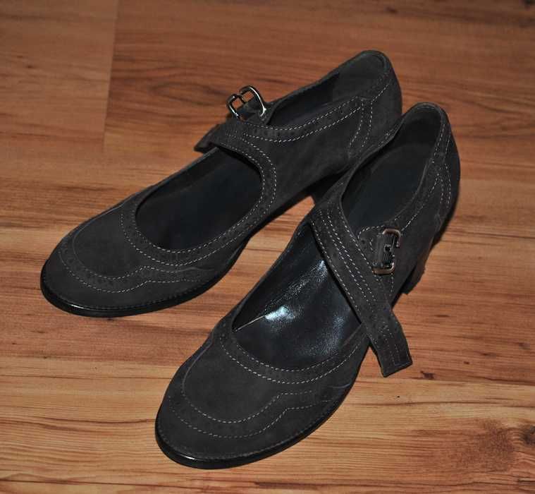 Туфли  из натуральной замши темно-серые, Nursace.