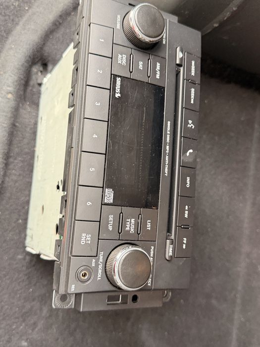 Оригинално табло за Jeep Wrangler JK и радио ( оригинално )