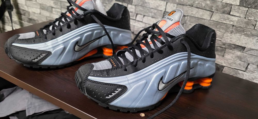 родавам маратонки Nike Shox в много добро състояние.