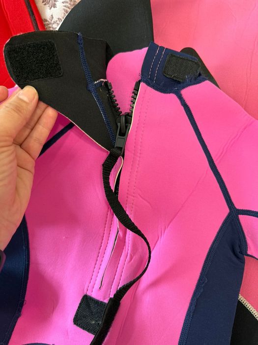 Гидрокостюмы продам