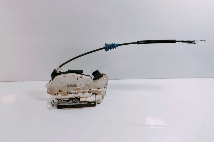 Broasca Usa  stanga fata 5N2837015C Volkswagen VW Passat CC prima gen