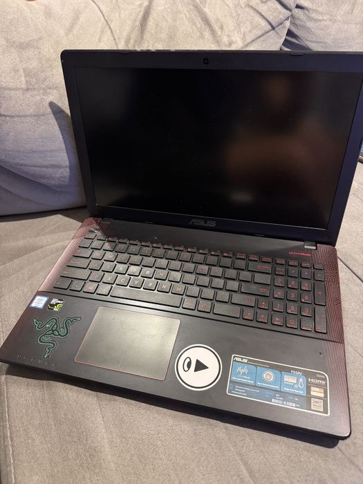 Vând laptop Asus F550V intel core i7 nvidia gtx 950m