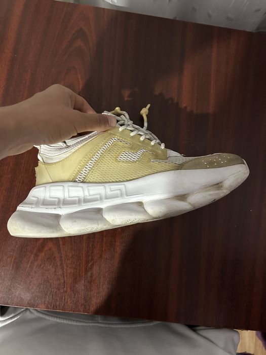 Versace chain reaction