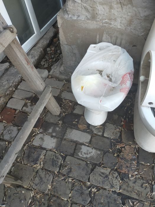 Продам Унитаз б/у