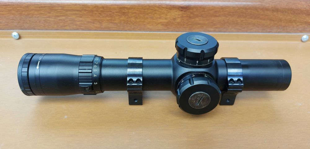 Bushnell с увеличение от 1-8.5 x 24 SMRS 34mm III. скала BTR-2 FFP