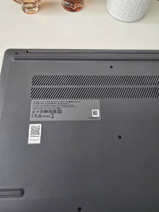 Laptop Lenovo AMD RYZEN 7