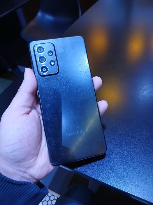 В продаже Самсунг А52.