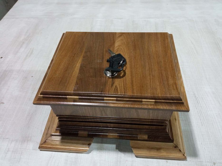 Haqiqiy yog'ochdan yasalgan shkatulkalar sotiladi