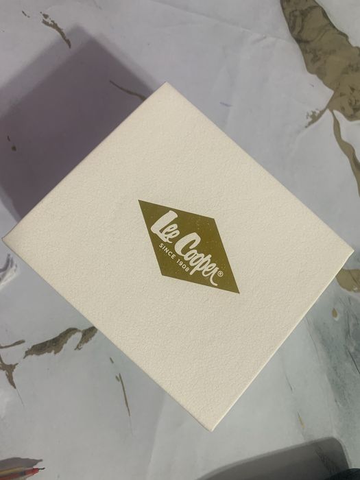 Новые часы lecooper