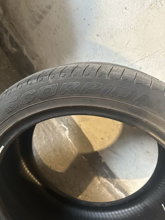 Scorpion 295/40R21