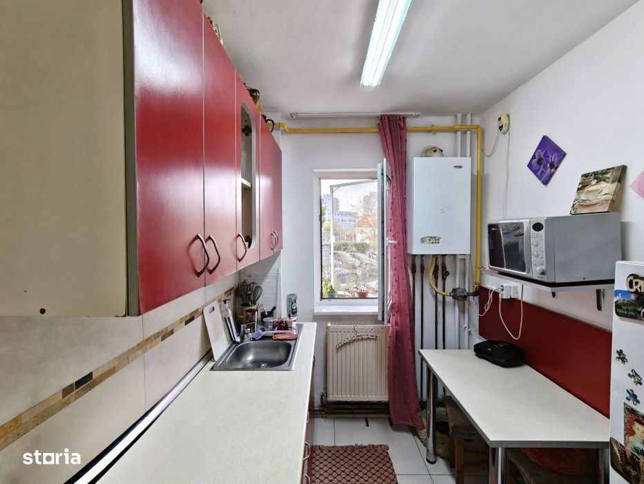Apartament cu 3 camere, parter, Aleea Retezat