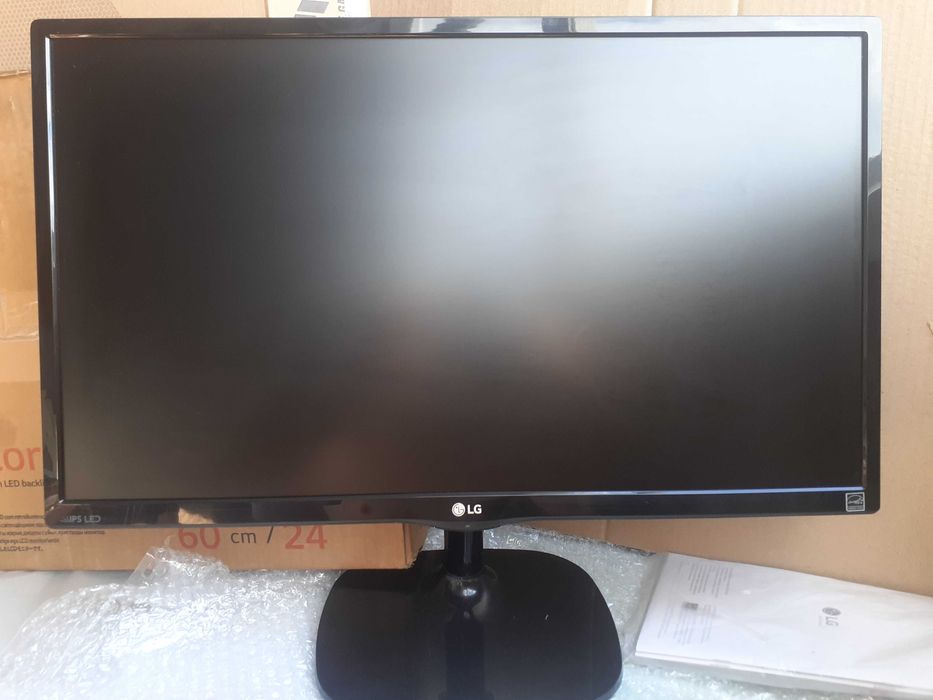 Монтитор LG FullHD 1920x1080 24 дюйма IPS 60Гц