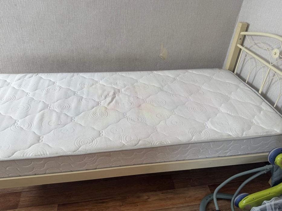 продается кровать