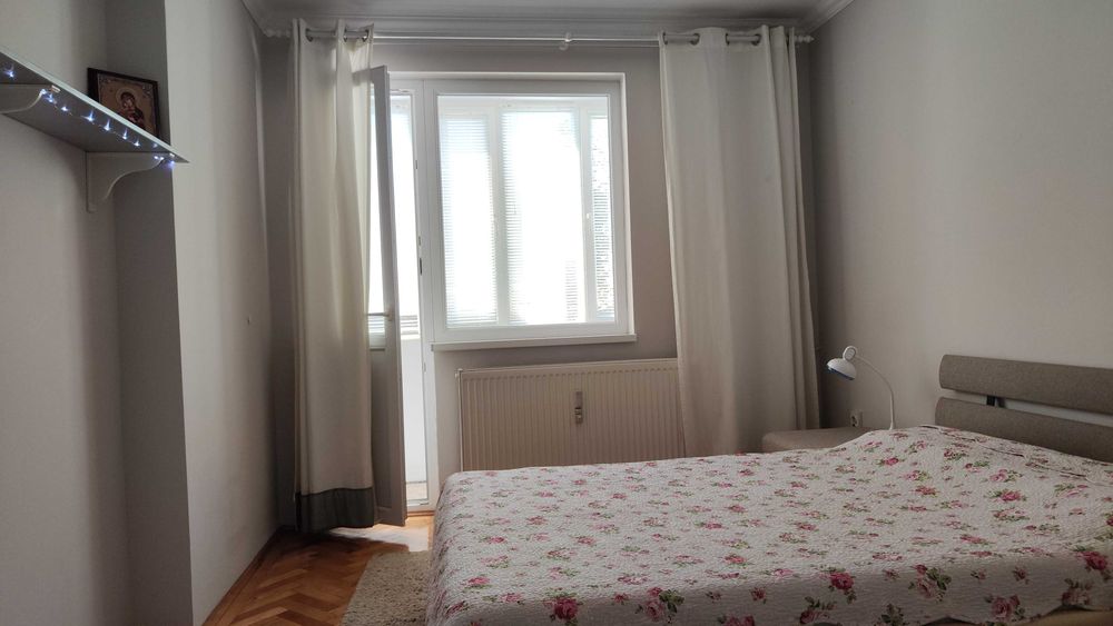 Dau in chirie apartament cu 2 camere frumos si luminos, ultracentral Oradea, str. Magheru, langa Facultatea de Drept