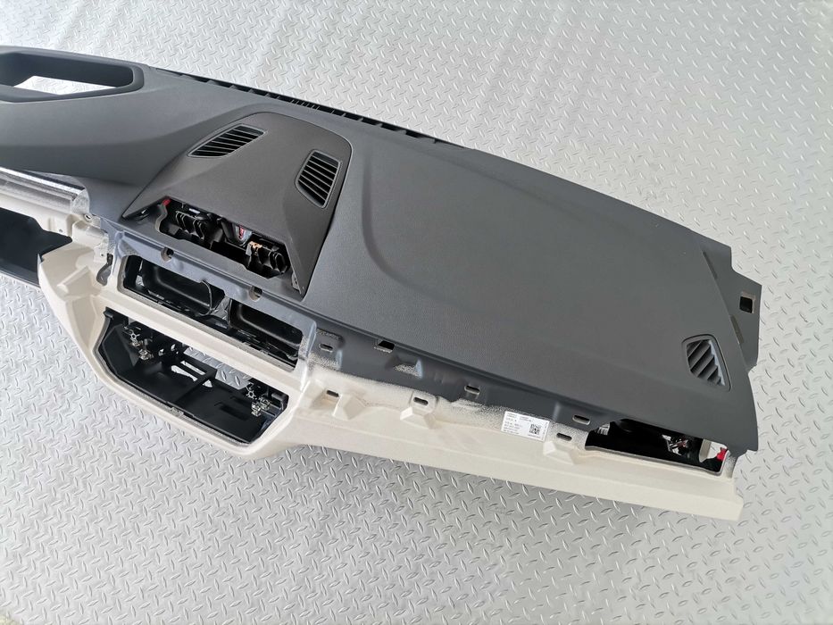 Ново Табло BMW 5 G30 G31 Lci HUD Слонова кост гума