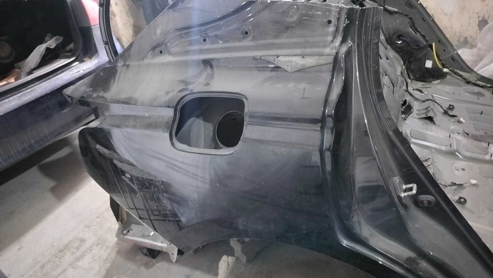 hongqi e-qm5 заранее правое крыло