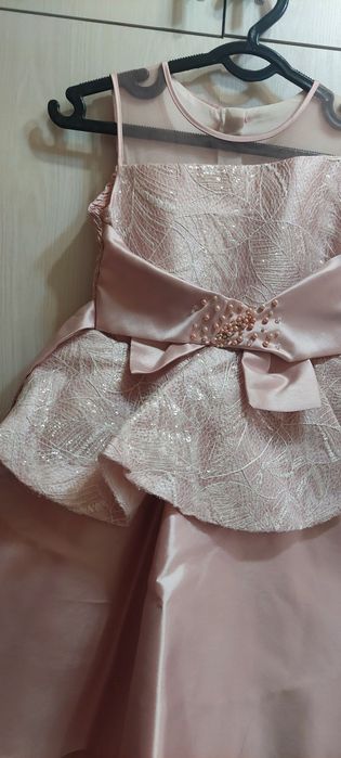 Срочно продаю Платье на девочку