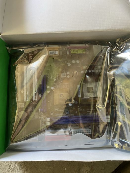 Placă de bază Retro GIGABYTE GA-845GE