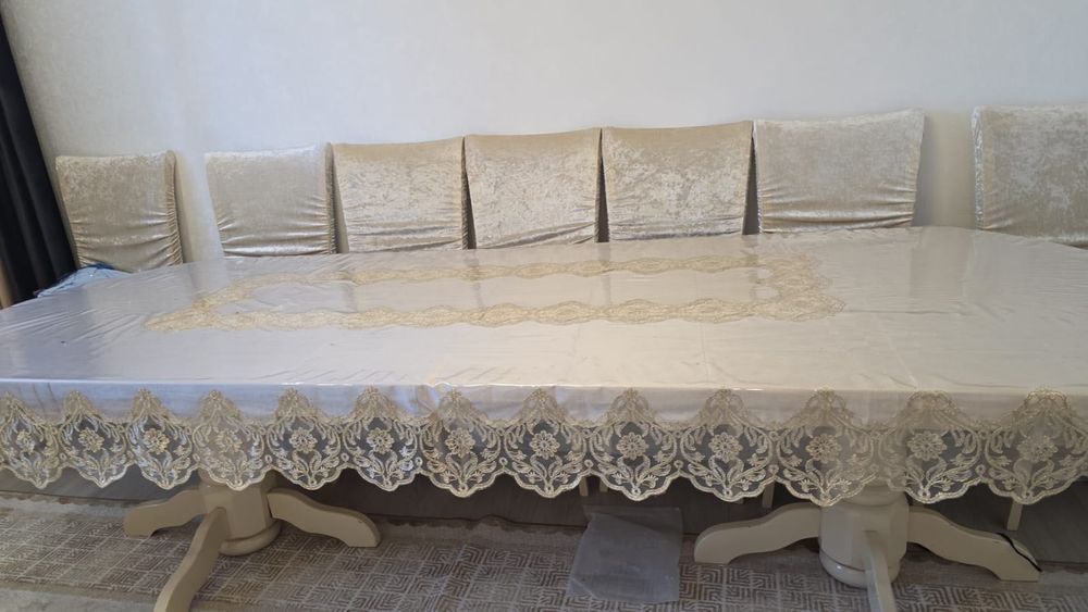 Стол со стульями