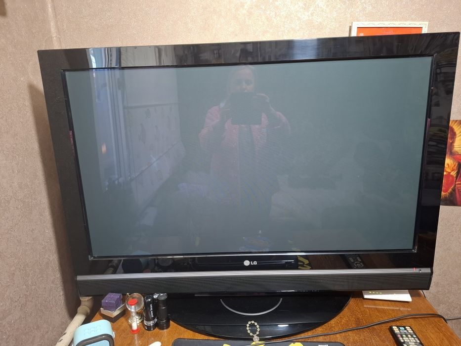Продам Телевизор LG