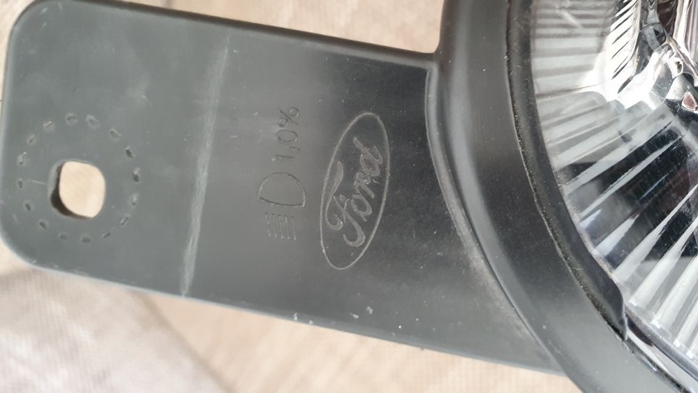 Far stanga Ford Fiesta 8 mk8