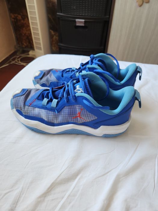 Adidasi Air Jordan barbatesti nr 42