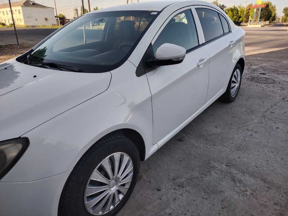 Машина сатылады.