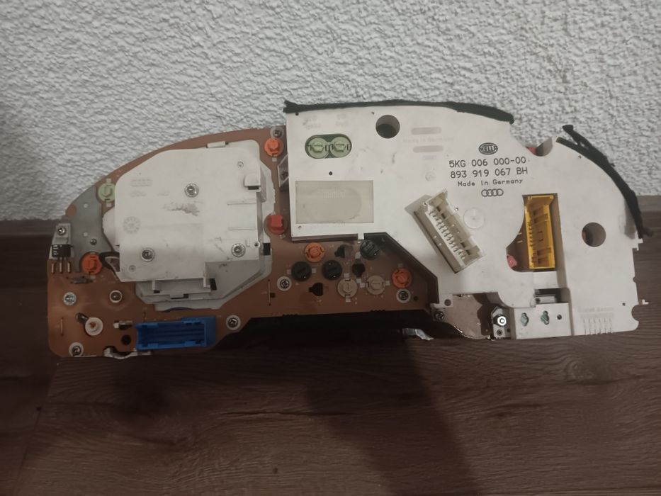 Ремонт на километражи и борд компютри за Ауди 80 90 Б4-Б3 Ауди 100 C3/