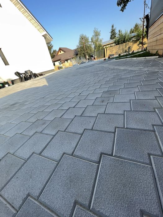 Pavaj borduri pavele pentru gradina si piscina. Montaj pavaj