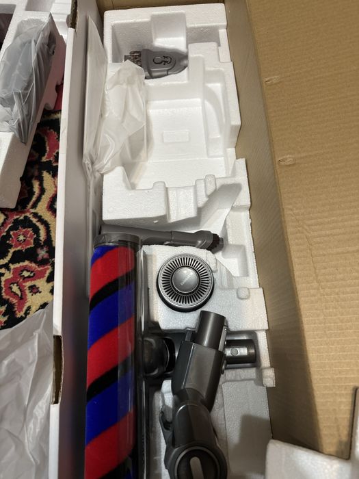 Продам вертикальный пылесос Jimmy H8