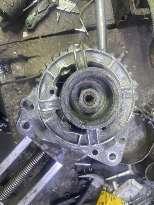 Продаю генератор на Volkswagen Sharan, Т 4