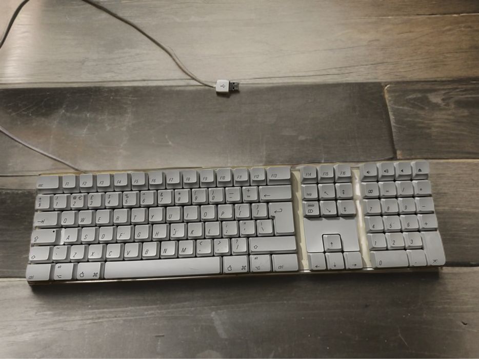 Apple Keyboard - Стария модел