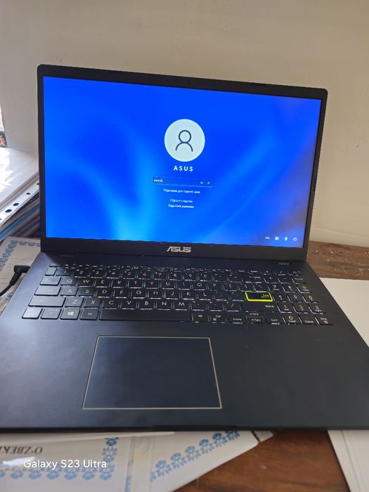 Noutbuk asus celeron4500