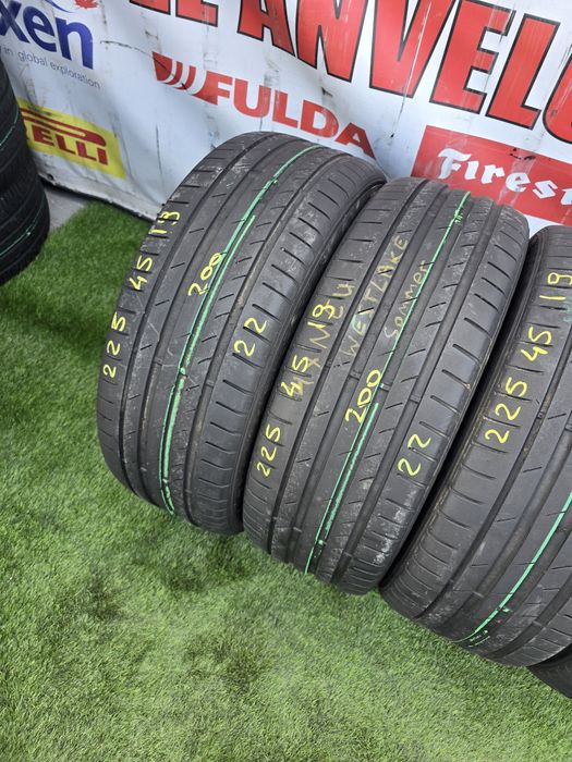 225 45 19  kumho