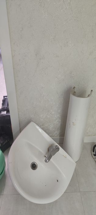 Раковина тюльпан со смесителем