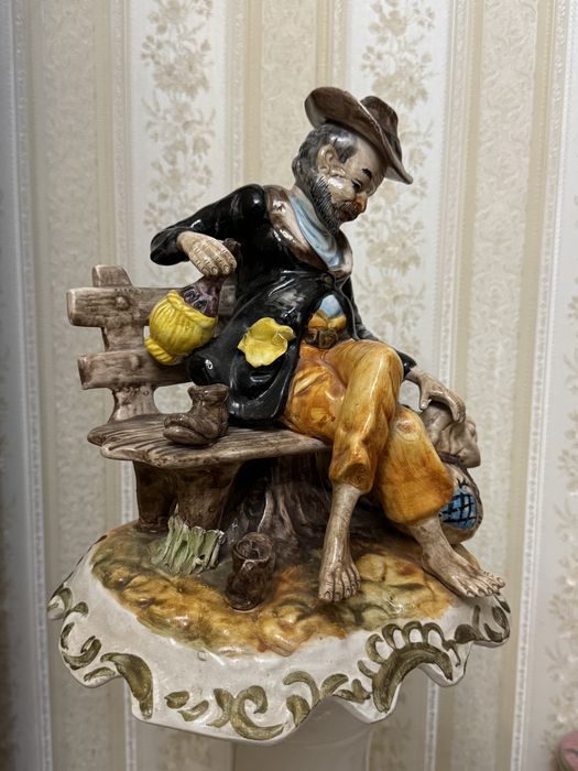 Statueta portelan Art Deco (figurina) Capodimonte Italy.