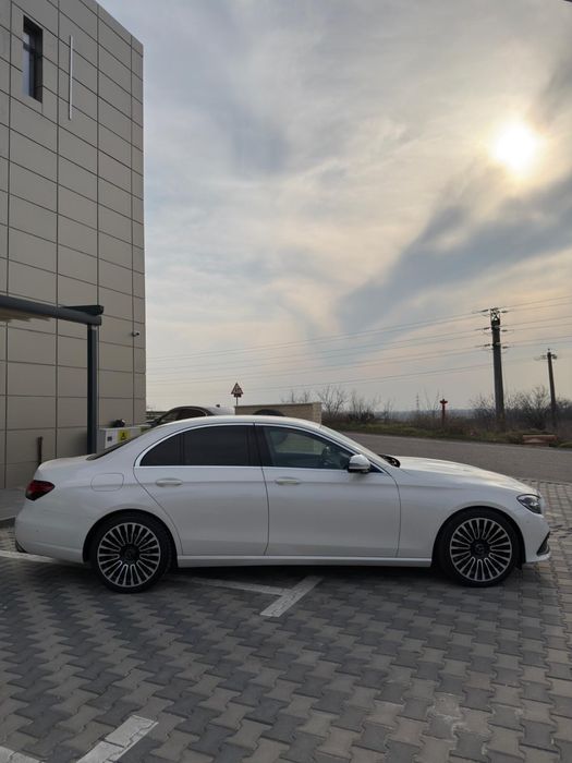 Mercedes-Benz E-class W213 200d / 9G-TRONIC / Euro 6
