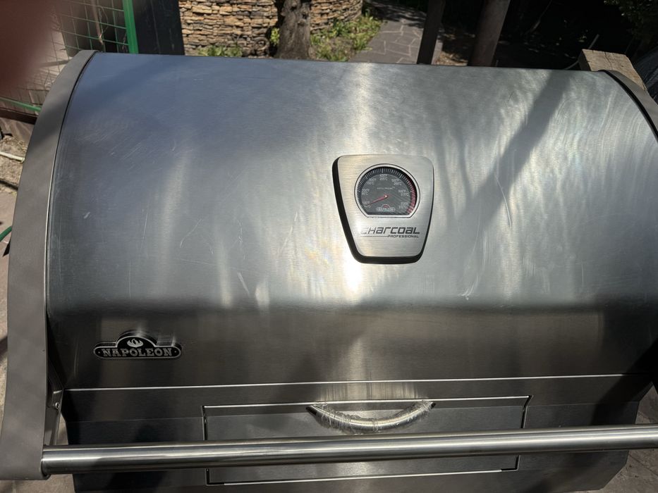 Угольный гриль Napoleon pro 605