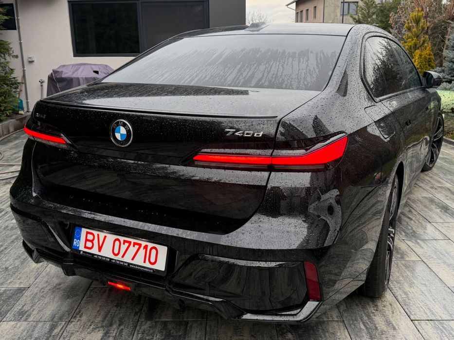 BMW 740 d M pachet / Bower Diamond / Televizor / Usi el / Piele plafon