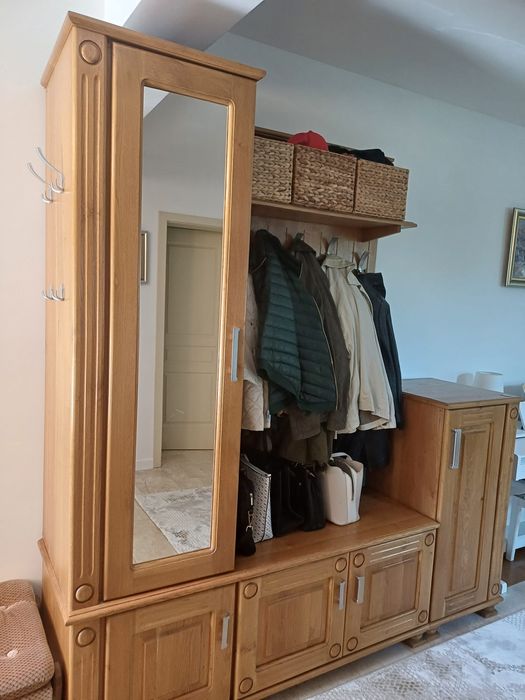 Cuier și dulap din lemn masiv de stejar