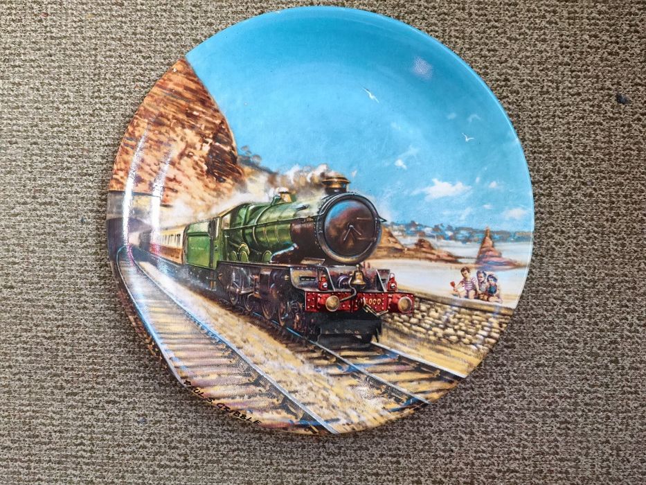 Колекционерски чинии