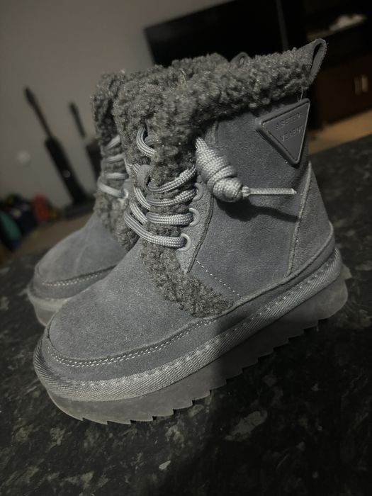 Продам детские угги