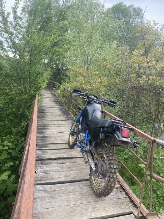 Vînd cross suzuki dr 600 preț fix