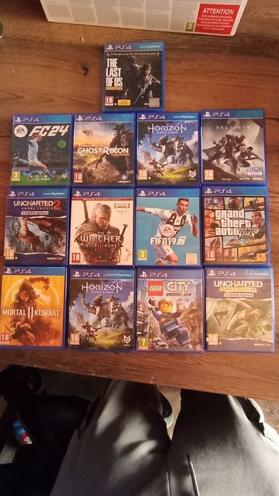 Vând ps4 pro schimb