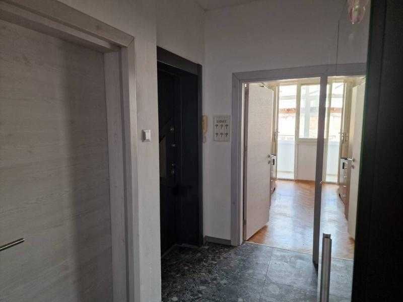 Тристаен апартамент в Центъра!