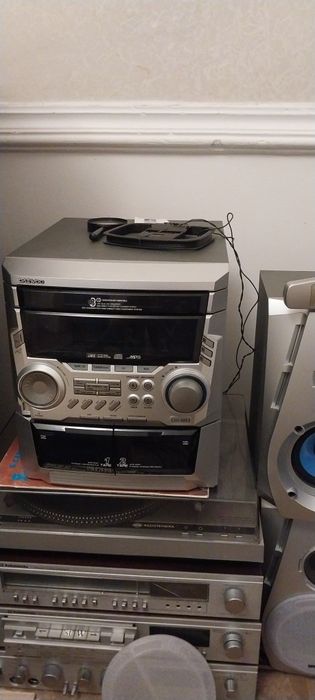 Музыкальный центр